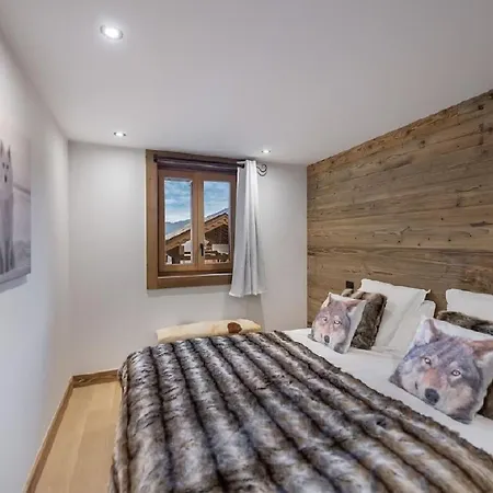 Chalet Jacuzzi Privatif Sur La Terrasse Exterieure Holiday home Courchevel
